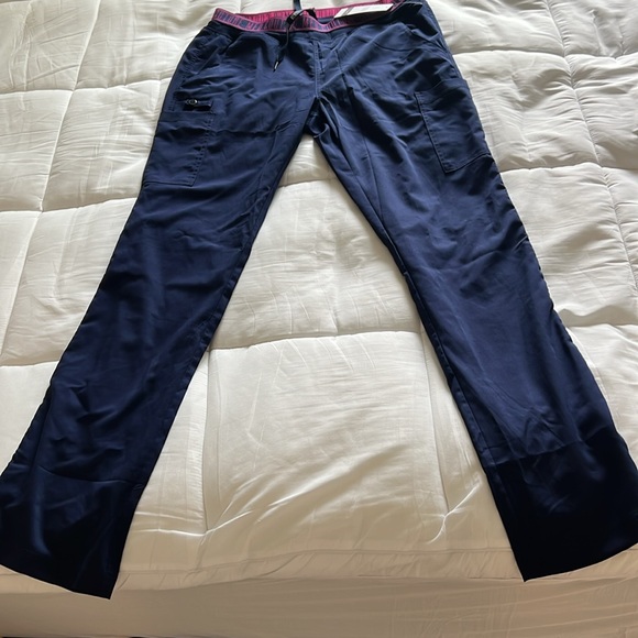 Med couture navy scrubs: medium - Picture 5 of 9